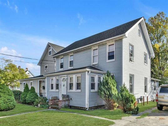 Exterior, Facade, Farmhouse