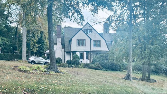 Backyard, Exterior, Facade, Tudor Revival