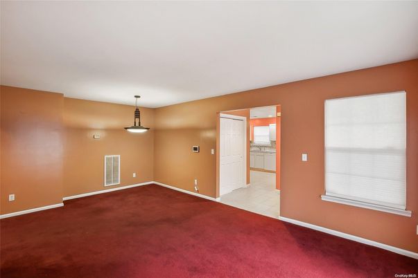 Empty room, Interior, Pendant Lights