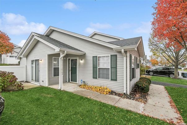 Exterior, Facade, American Craftsman