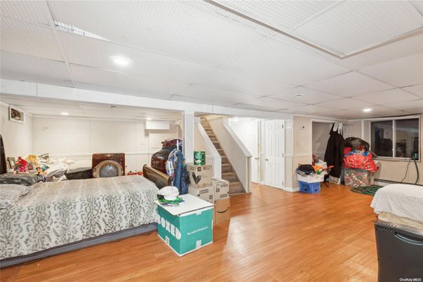 Bedroom, Interior, Recessed Lighting, Washer, Wood Texture Flooring