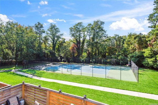 Exterior, Tennis Courts