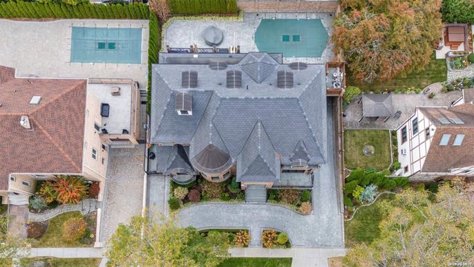 Exterior, Drone