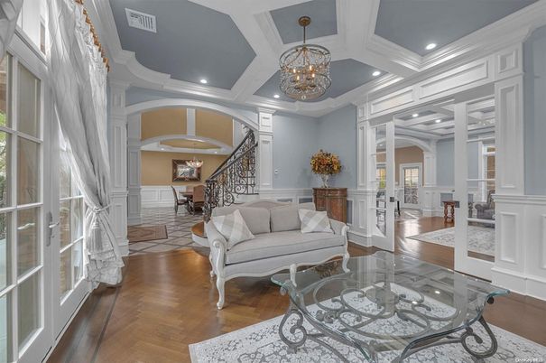Chandelier, Dining room, Interior, Recessed Lighting, Wood Texture Flooring