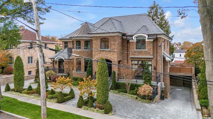 Exterior, Facade, Brick Facade, French Provincial