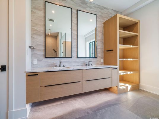Bathroom, Dual Sink Vanities, Interior, Recessed Lighting