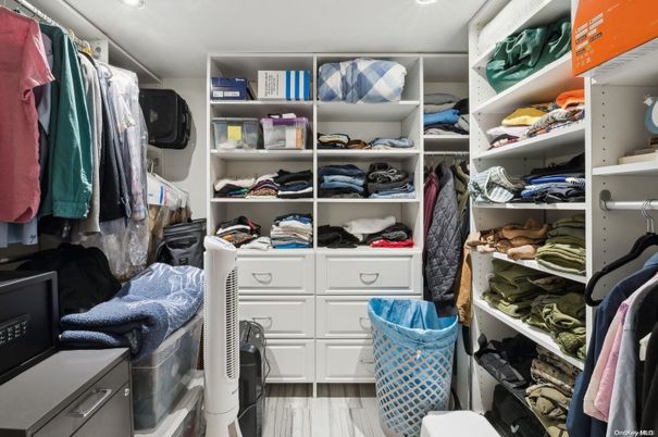 Interior, Recessed Lighting, Walk-in Closets, Wood Texture Flooring