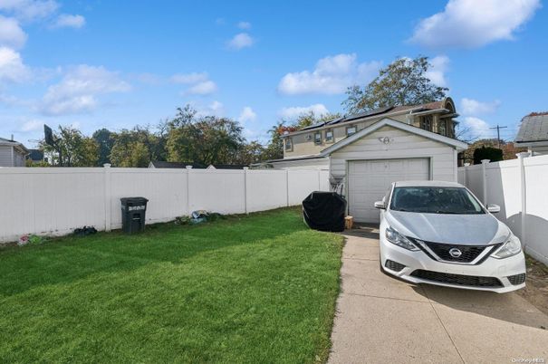 Detached Garage, Exterior