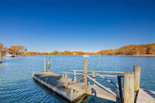 Exterior, Lake