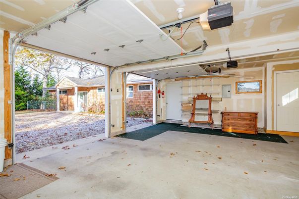 Garage, Interior