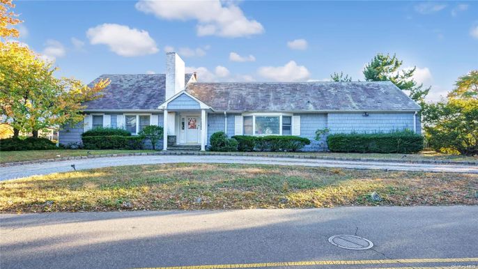 Exterior, Facade, Cape Cod