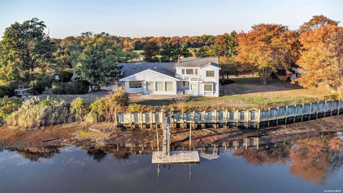 Exterior, Lake