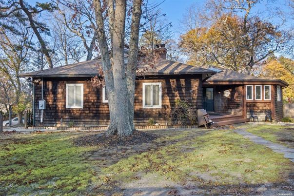 Backyard, Exterior, Facade, Split Level