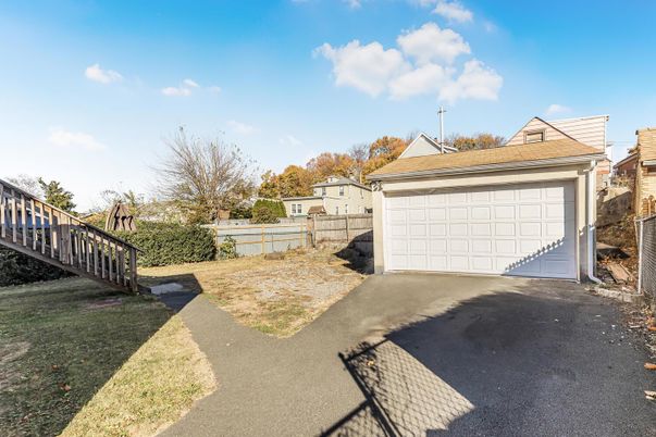 Detached Garage, Exterior