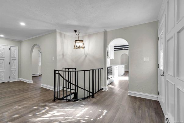 Interior, Pendant Lights, Recessed Lighting, Wood Texture Flooring