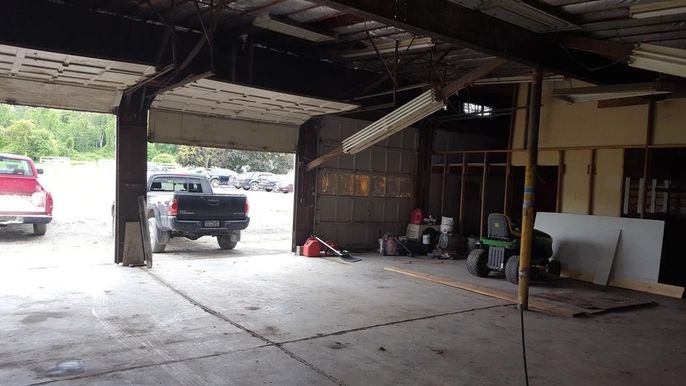 Garage, Interior