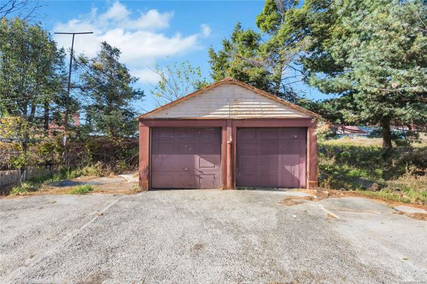 Detached Garage, Exterior