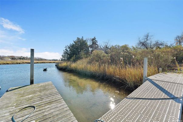 Exterior, Lake