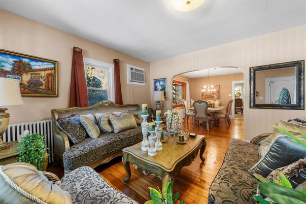 Chandelier, Dining room, Interior, Living room, Wood Texture Flooring