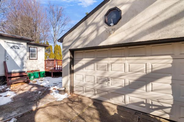 Detached Garage, Exterior