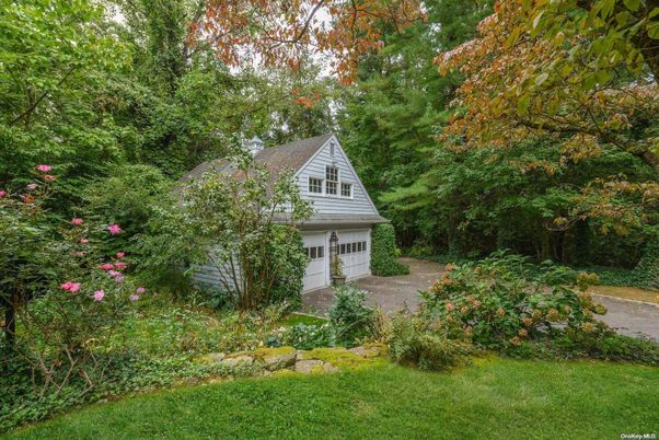 Detached Garage, Exterior