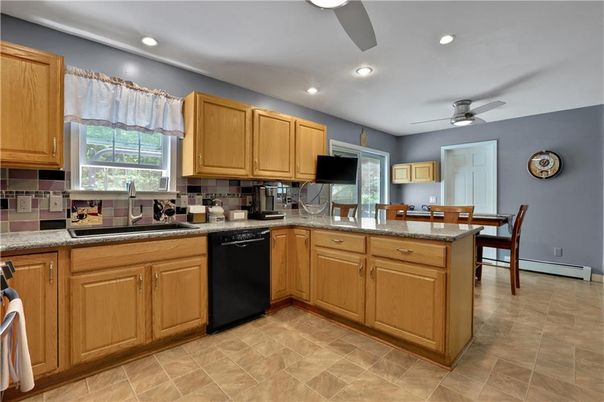 Dining room, Interior, Kitchen, Recessed Lighting