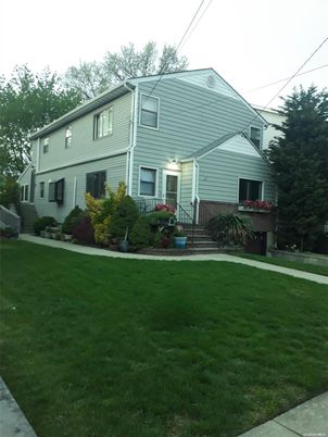 Backyard, Exterior, Facade, Raised Ranch