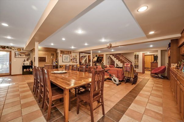 Dining room, Interior, Recessed Lighting