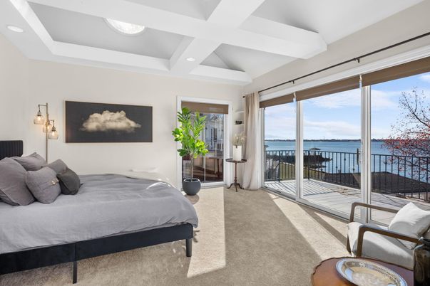 Bedroom, Interior, Recessed Lighting, Water