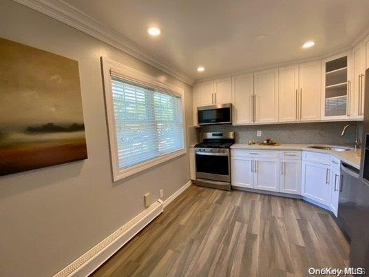 Interior, Kitchen, Recessed Lighting, Wood Texture Flooring