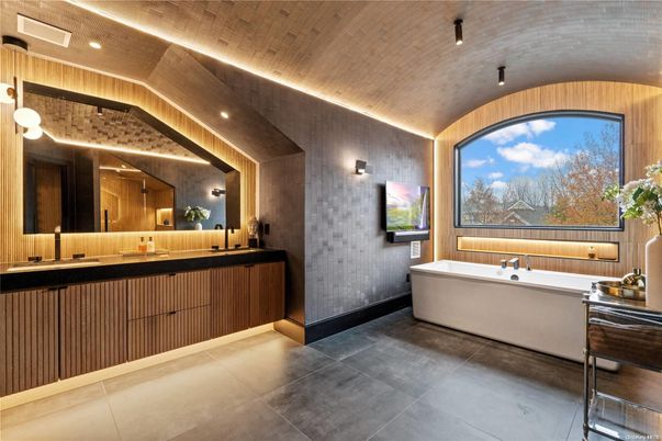 Bathroom, Dual Sink Vanities, Free Standing Baths, Interior, Recessed Lighting