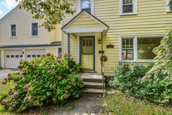 Attached, Exterior, Facade, Rowhouse