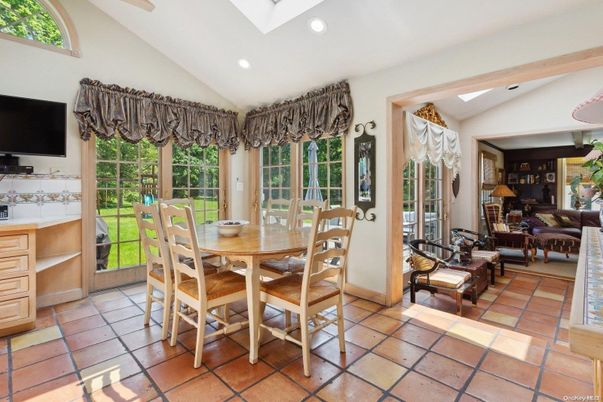Dining room, Interior, Living room, Recessed Lighting