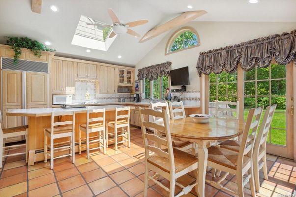 Dining room, Interior, Kitchen, Recessed Lighting