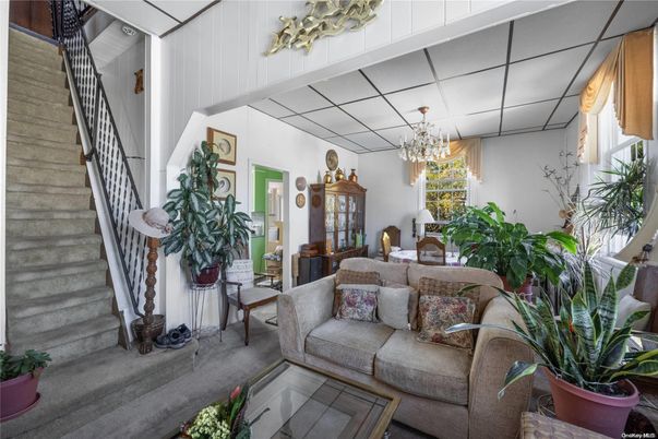 Chandelier, Dining room, Interior, Living room