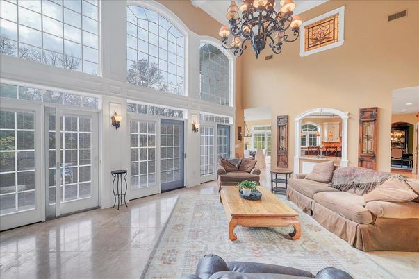 Chandelier, Interior, Living room