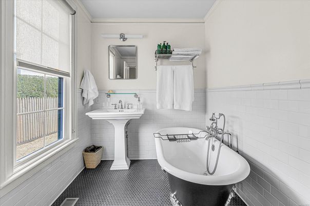 Bathroom, Free Standing Baths, Interior