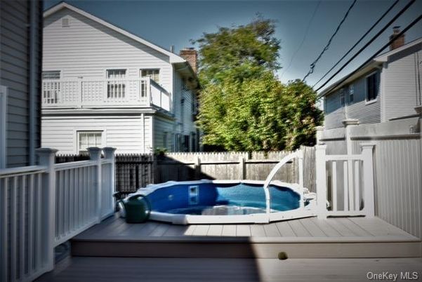 Exterior, Playground, Pool