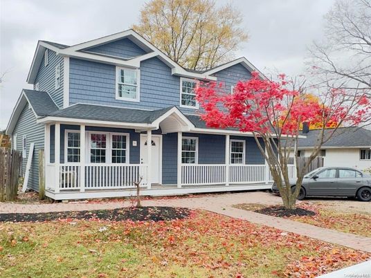 Exterior, Facade, American Craftsman