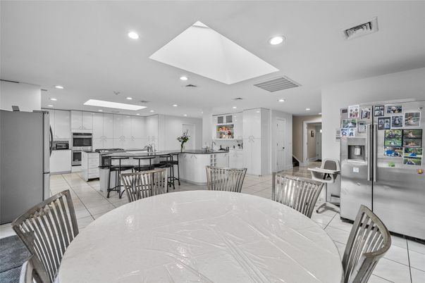 Dining room, Interior, Kitchen, Recessed Lighting, Stainless Steel Appliances