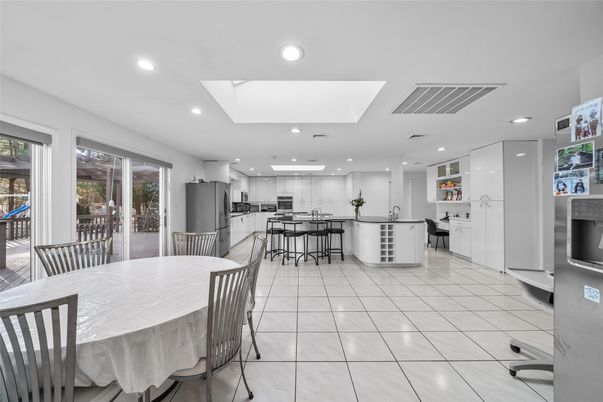 Dining room, Interior, Kitchen, Recessed Lighting