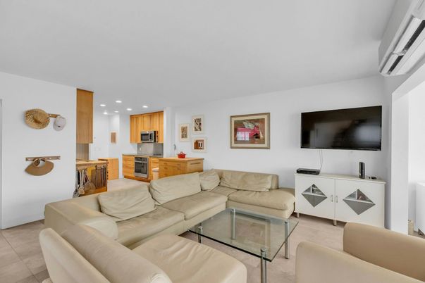 Interior, Kitchen, Living room, Recessed Lighting
