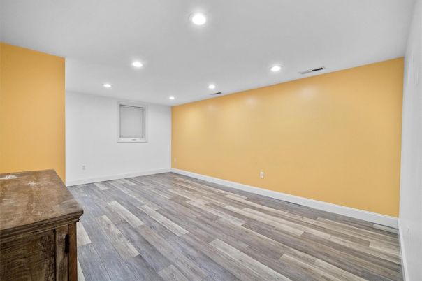 Empty room, Interior, Recessed Lighting, Wood Texture Flooring