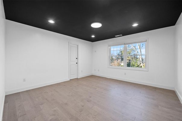 Empty room, Interior, Recessed Lighting, Wood Texture Flooring
