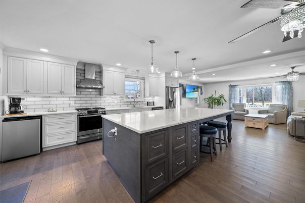 Interior, Kitchen, Living room, Pendant Lights, Recessed Lighting, Stainless Steel Appliances, Wood Texture Flooring