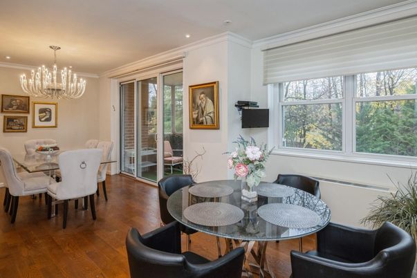 Chandelier, Dining room, Interior, Recessed Lighting, Wood Texture Flooring