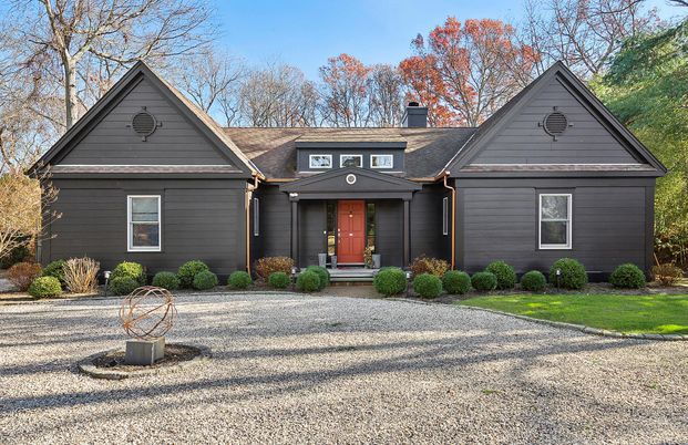 Exterior, Facade, Farmhouse
