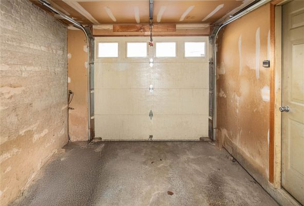 Garage, Interior, Stone Walls