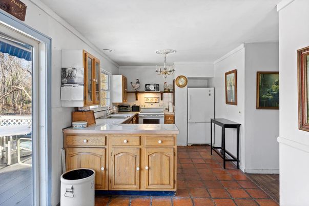Chandelier, Interior, Kitchen