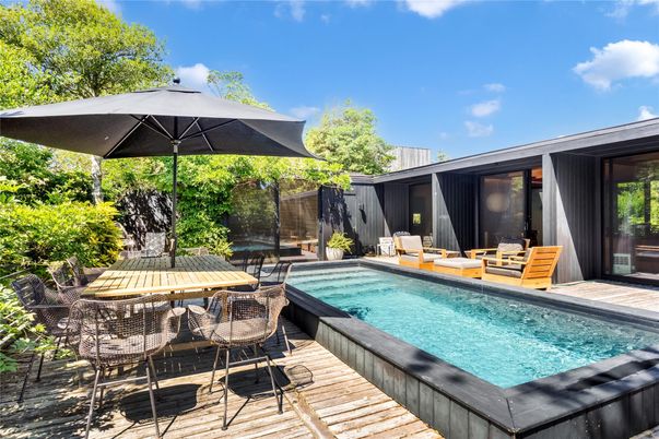 Exterior, Pool